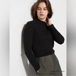 Uniqlo Black Long Sleeve Ribbed Knit Top
